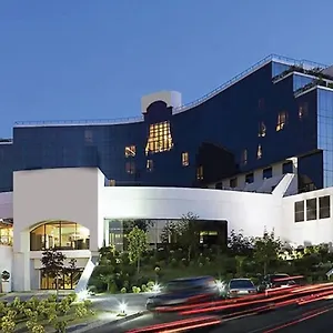 https://sheraton-tirana-hotel-1001.albaniahotels.org